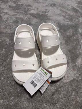 CROCS Women’s Mega Crush Sandals